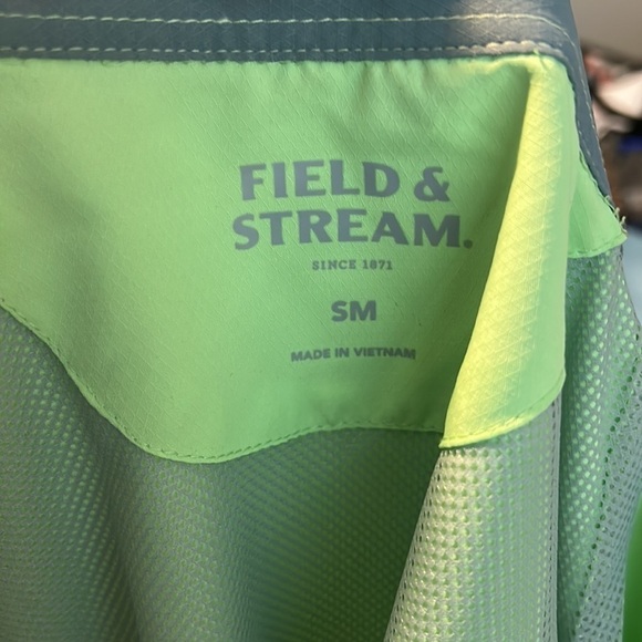 Field & Stream Bright Green Fishing Shirt Small Tab Sleeves - Picture 5 of 6